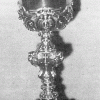 Calice del 1700, tutto in argento lavorato a mano, di probabile bottega romana. &Egrave; uno dei gioielli più preziosi di quella collana di suppellettili e arredi sacri, che il 1700 ha regalato a Mandriolo.